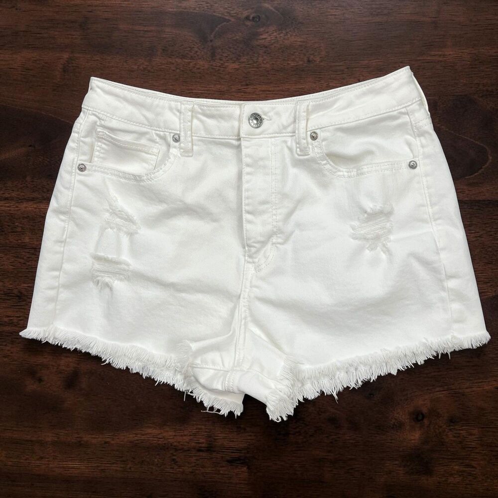 American Eagle Women White Super Stretch Distressed Mom Shorts High Rise Size 8